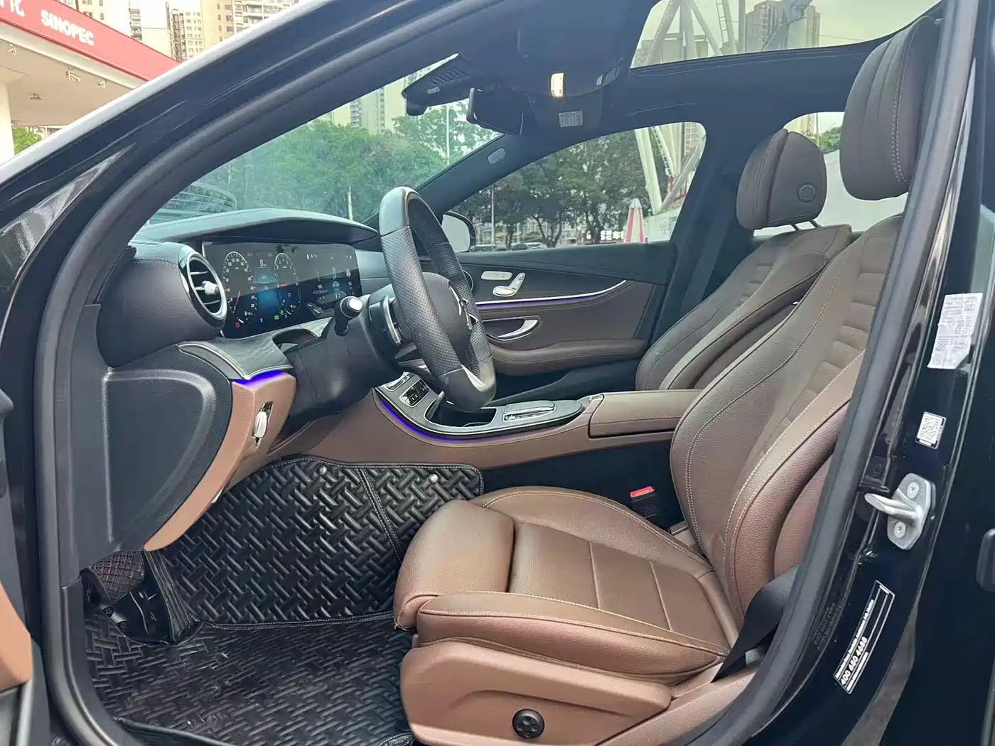 Mercedes-Benz E-Class New Energy 2022 E 350 e L Plug-in Hybrid Sports Sedan фото 3