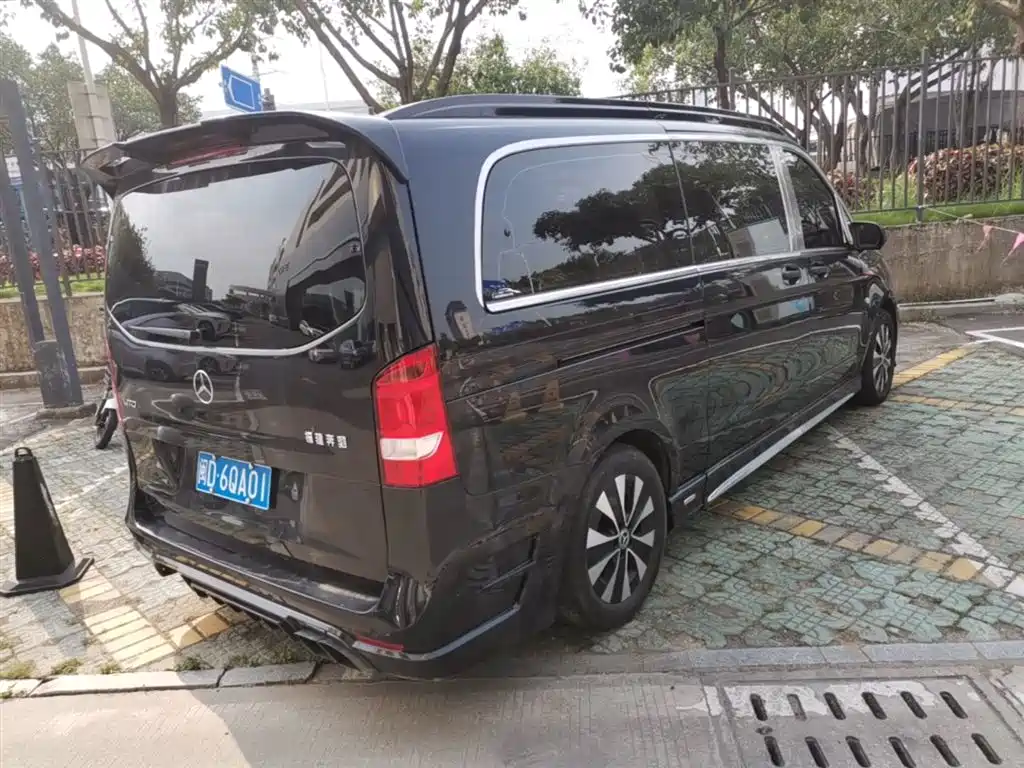 Mercedes-Benz Vito 2023 2.0T Business 7-Seater фото 12
