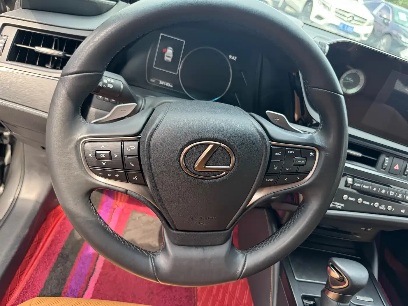 Lexus ES 2022 300h Ultimate Edition фото 14