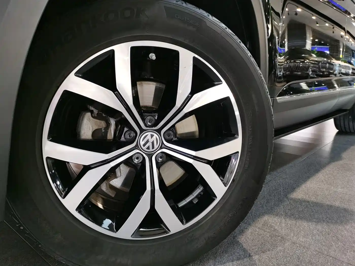 Volkswagen Teramont 2020 330TSI 2WD Luxury China VI фото 18