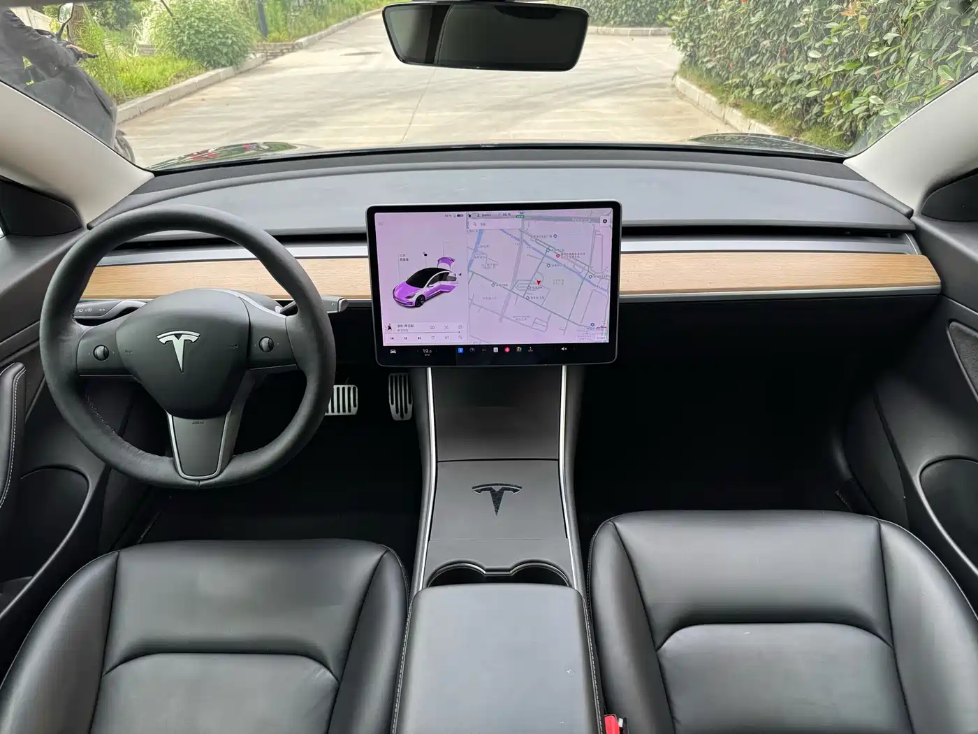 TESLA MODEL 3