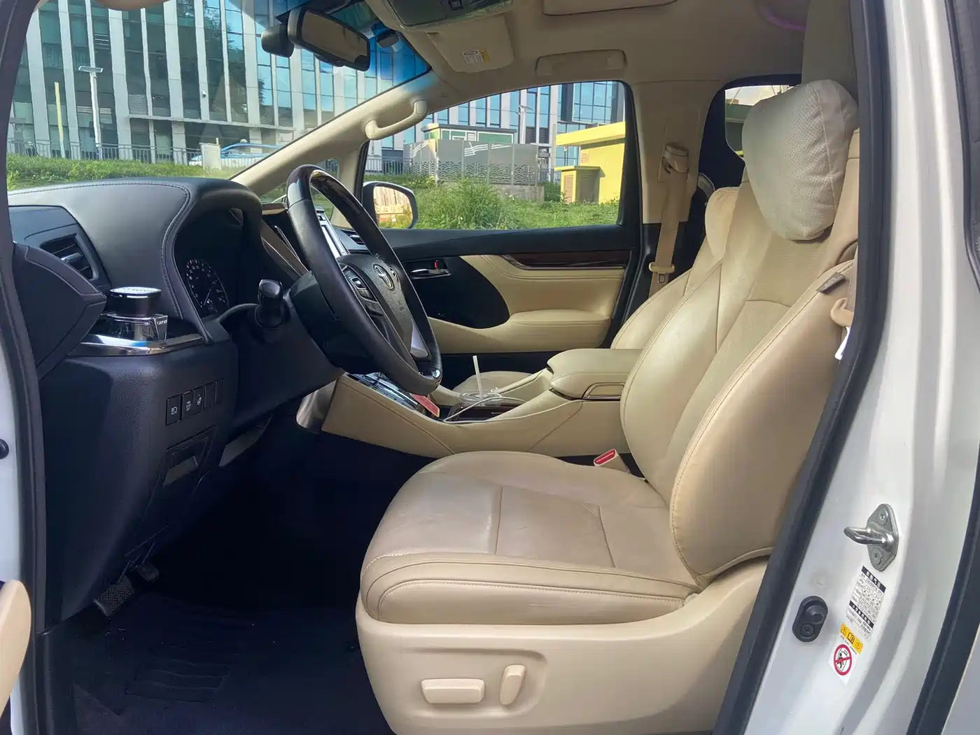 Toyota Alphard 2015 3.5L Luxury Edition фото 9