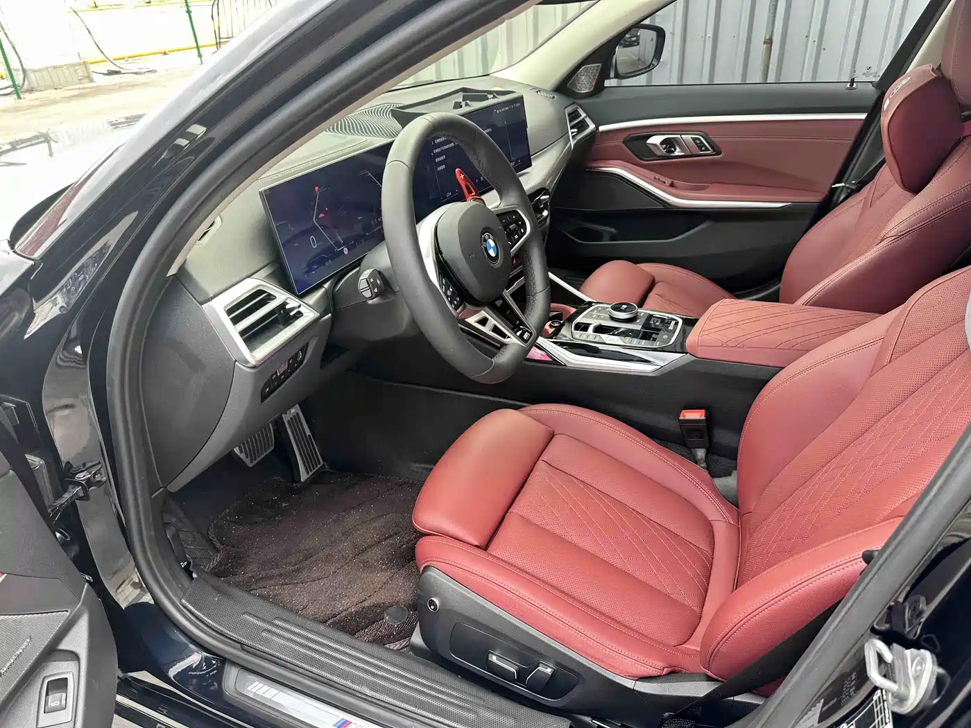 BMW 3 Series 2025 330Li M Sport Night Edition фото 10