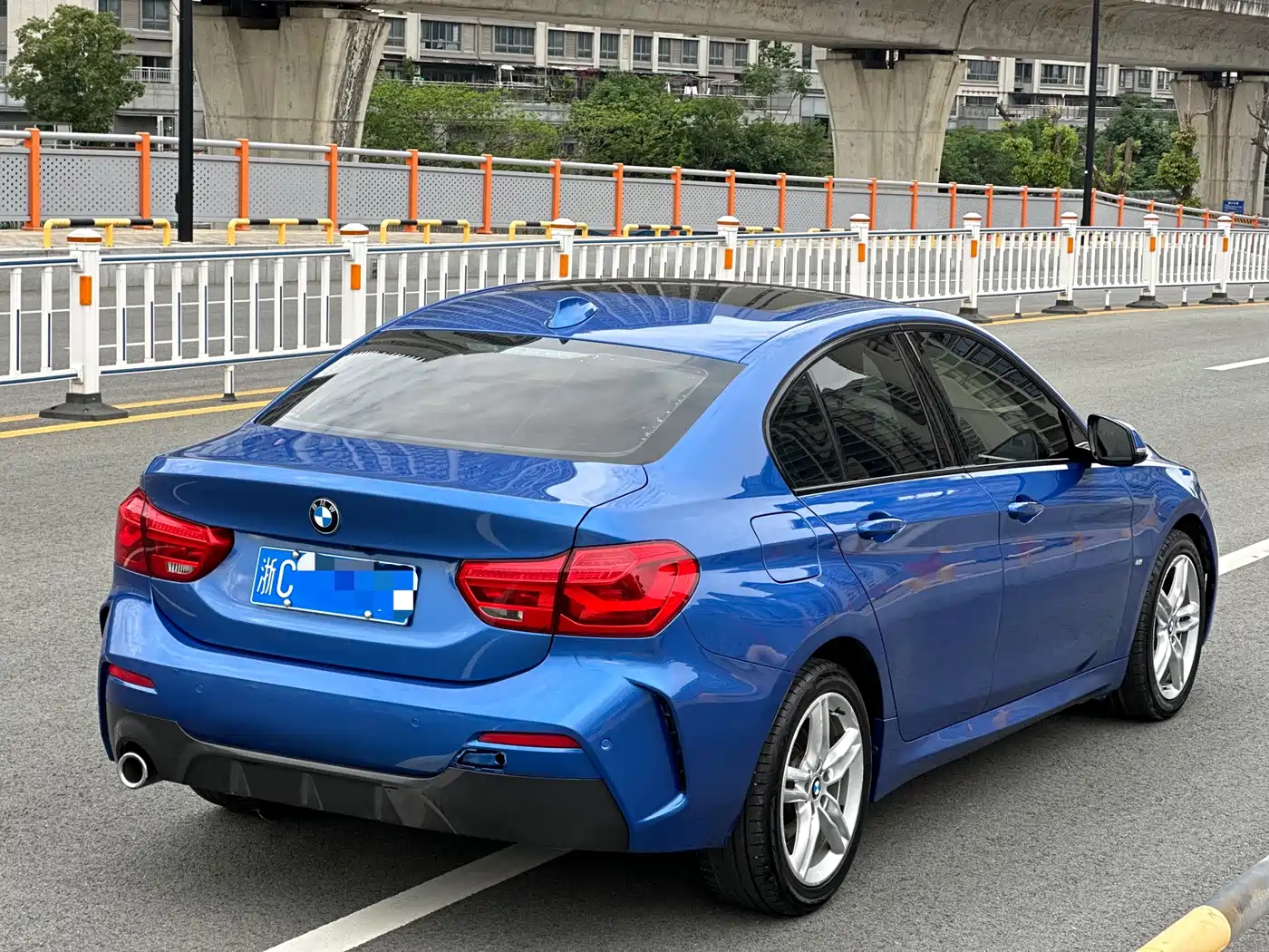 BMW 1 Series 2019 118i M Sport Package фото 13