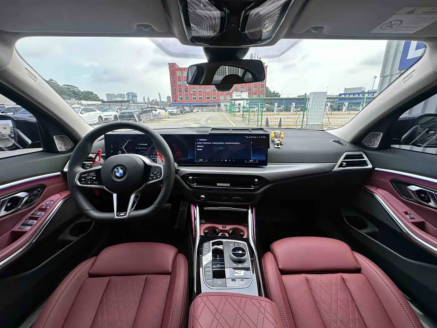 BMW 3 Series 2025 330Li M Sport Night Edition фото 16
