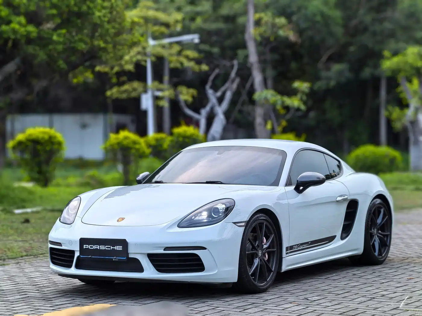 Porsche 718 2019 Cayman T 2.0T фото 6