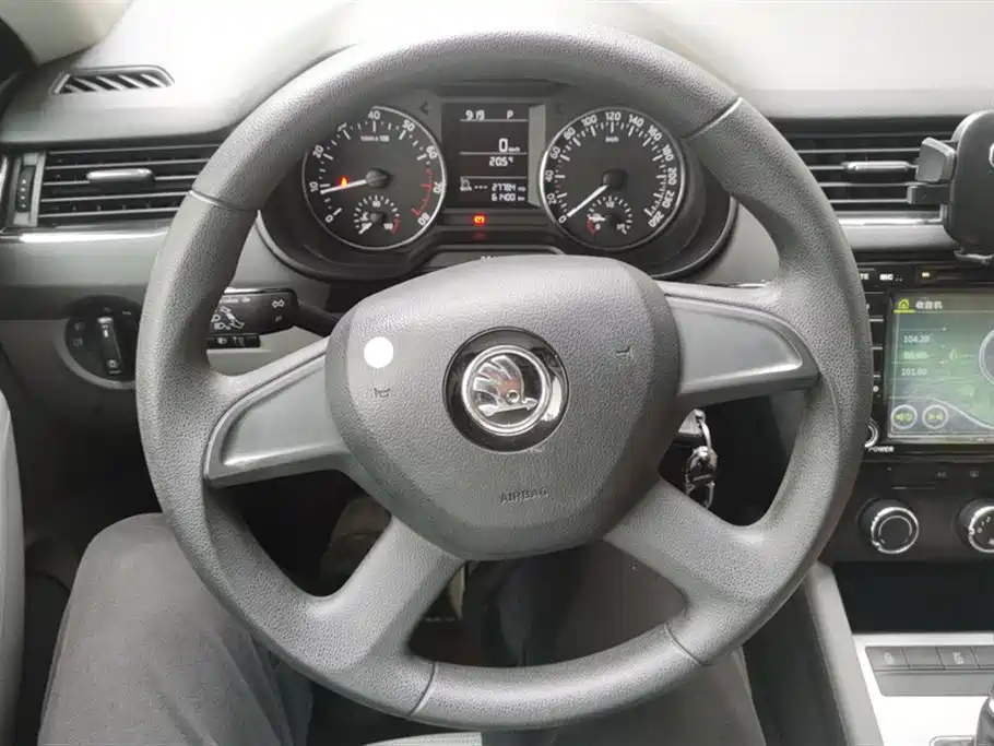 Škoda Octavia 2015 1.6L Automatic逸杰版 фото 15