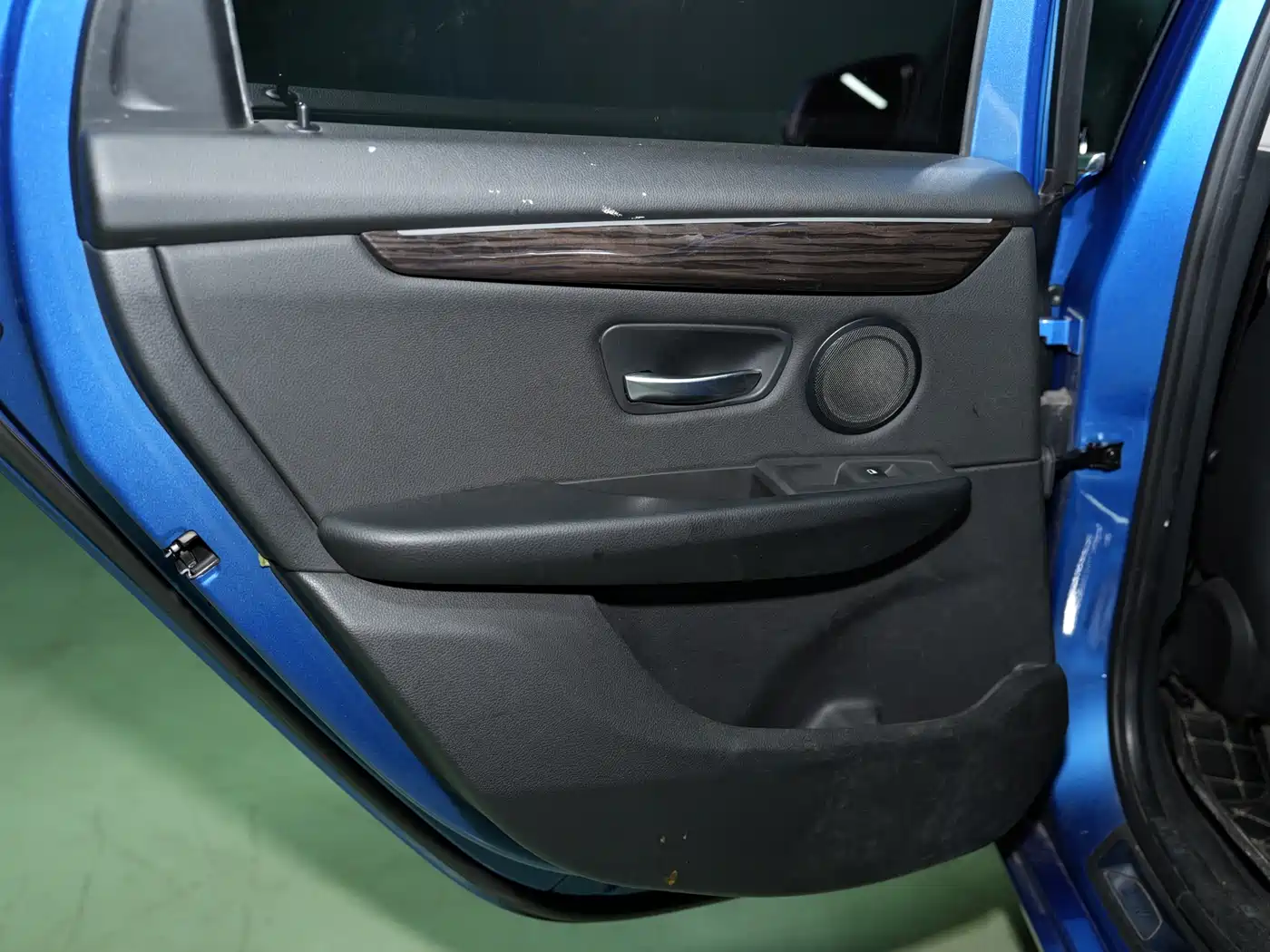 BMW 2 Series Touring 2018 Model 220i Luxury Package фото 30