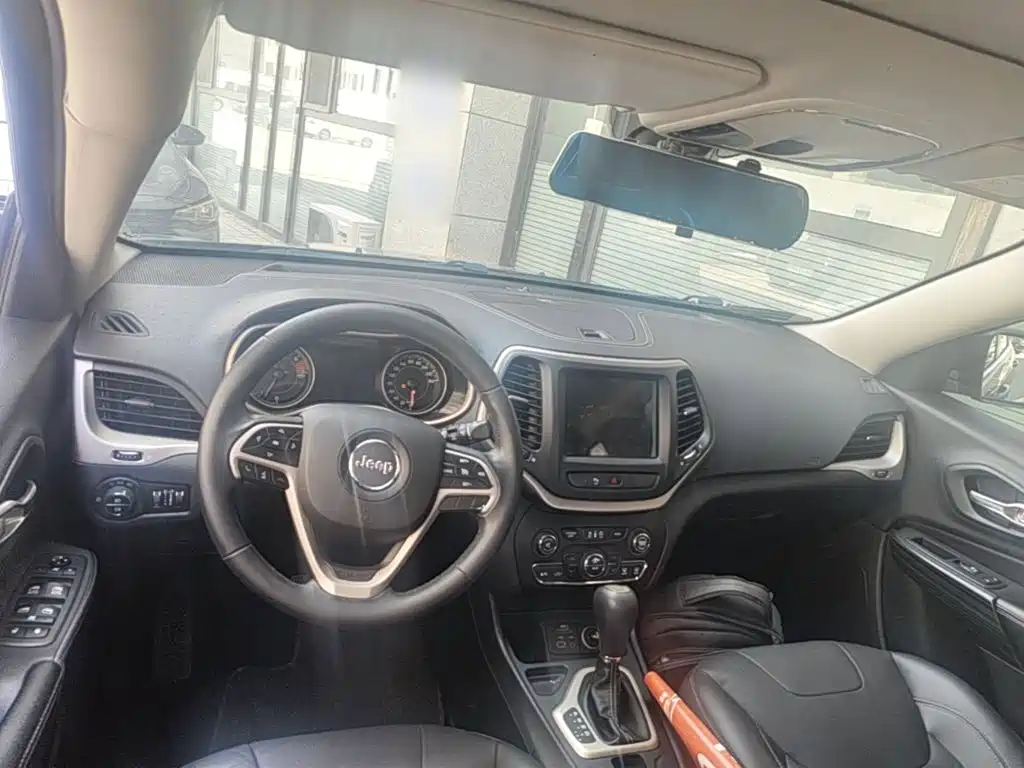 Jeep Cherokee 2018 2017 2.0L Superior Edition