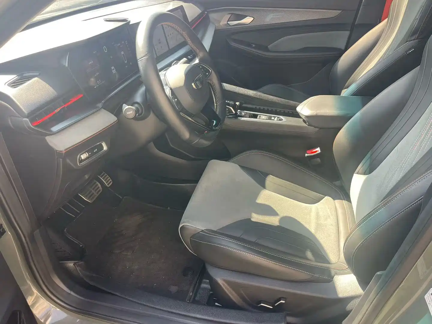 Фото 4 - Geely Binrui