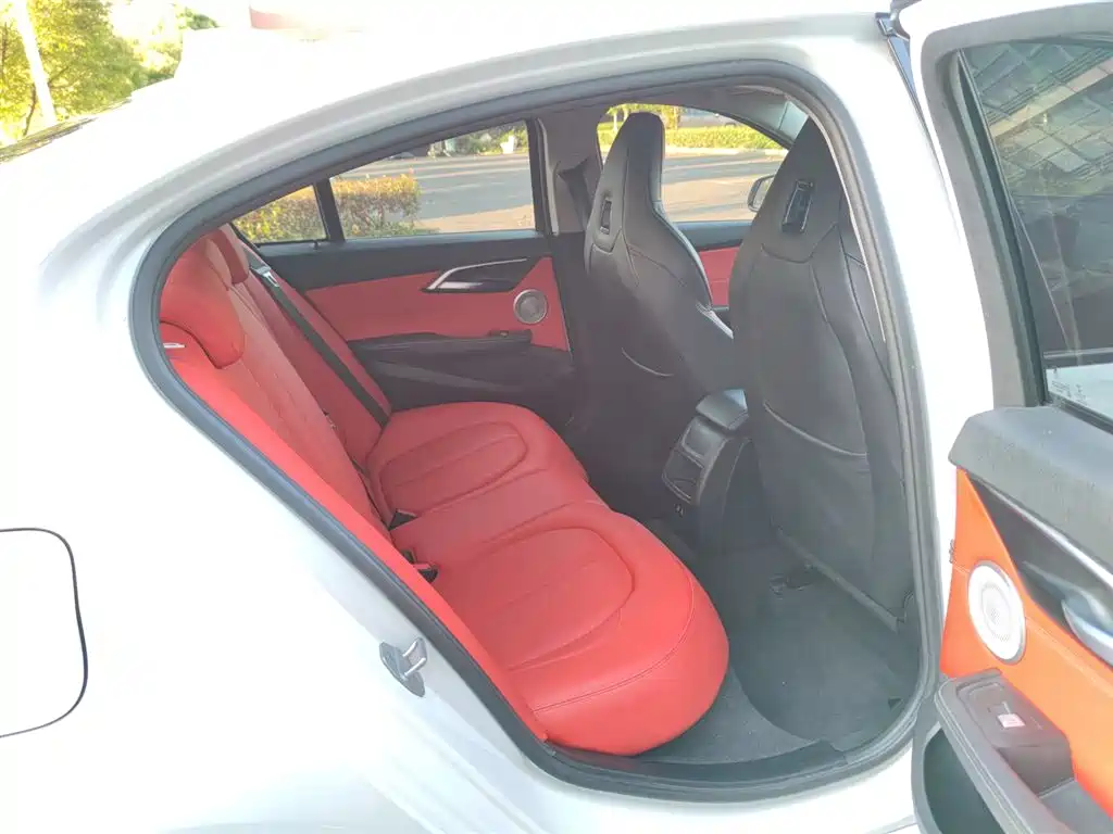 BMW 1 Series 2021 125i M Sport Black Night Edition фото 7