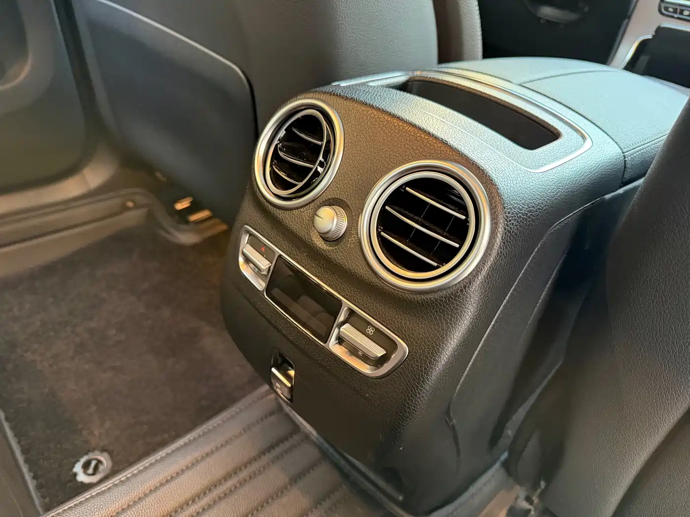 Mercedes-Benz GLC 2021 GLC 260 L 4MATIC Luxury фото 19
