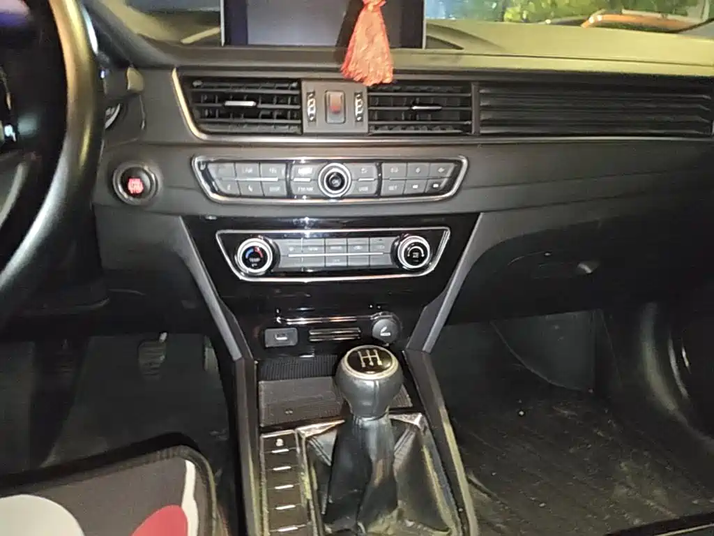 Dongfeng Fengxing Jingyi S50 2017 2017 1.5L Manual Premium