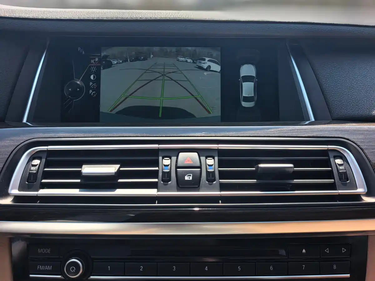 BMW 7 Series 2013 Model 740Li Leading фото 28