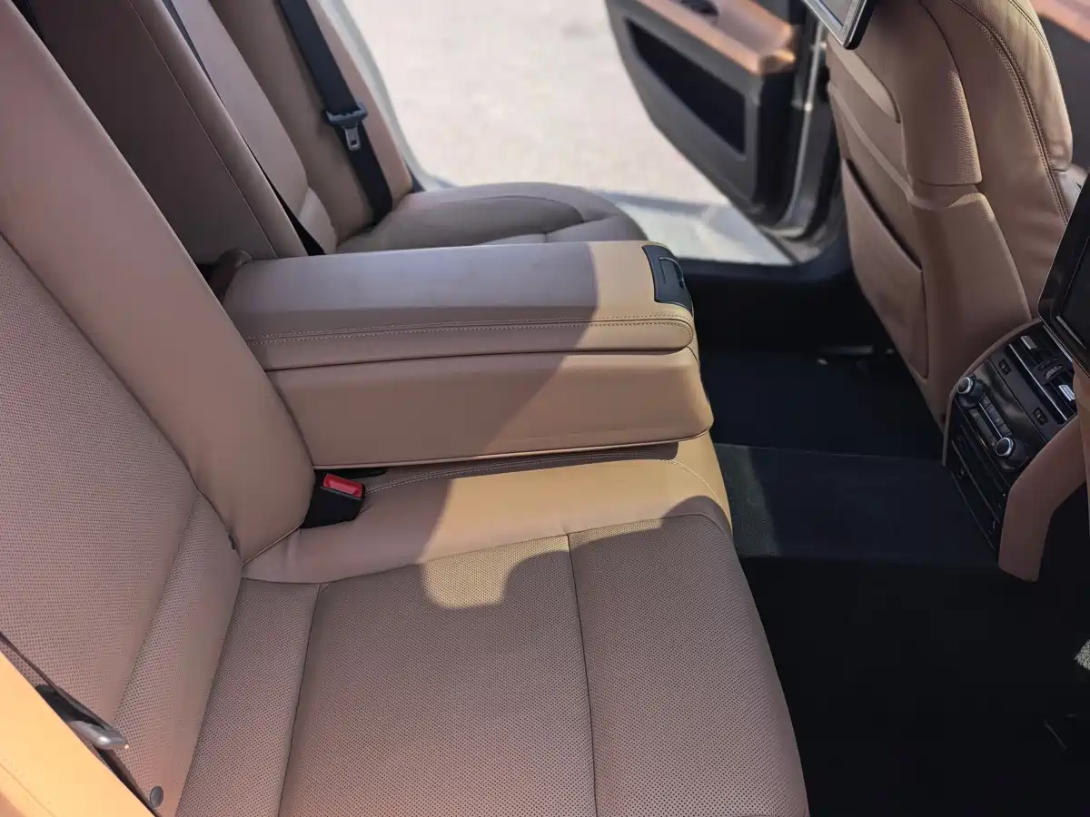 BMW 7 Series 2013 Model 740Li Leading фото 18