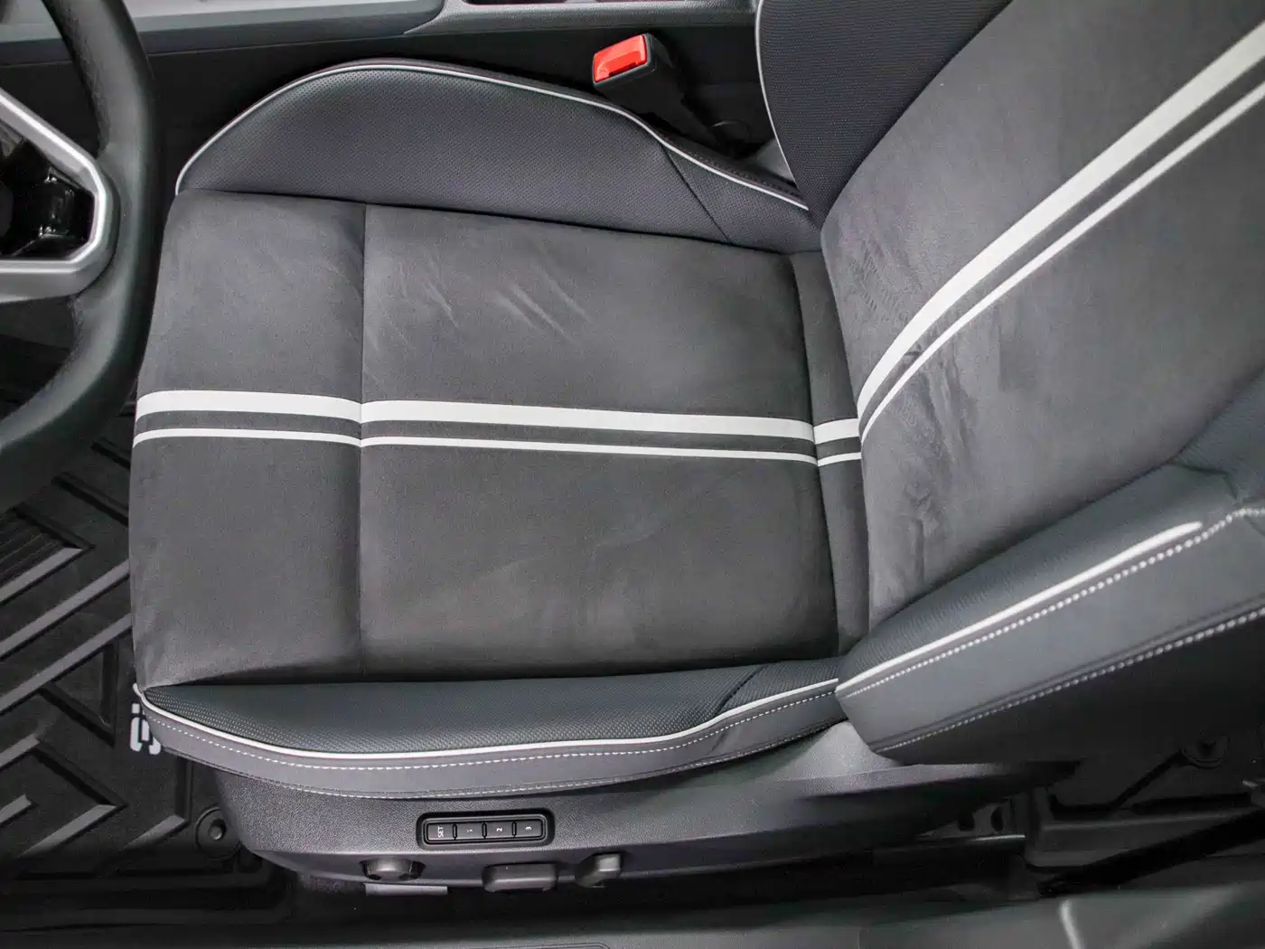 Volkswagen Golf 2021 280TSI DSG R-Line фото 14