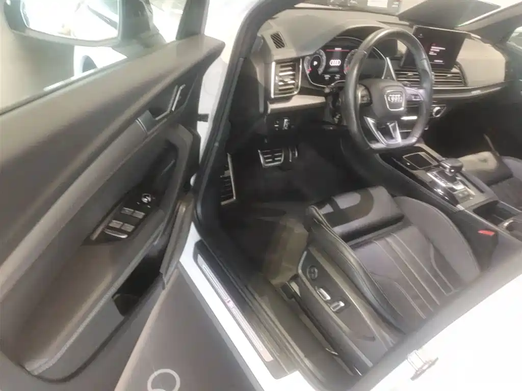 Audi Q5L 2023 40T Luxury Dynamic фото 23