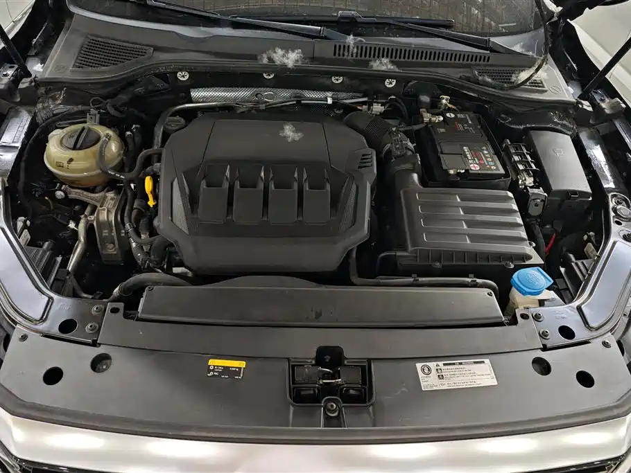 Volkswagen Passat 2022 330TSI Luxury Edition фото 10