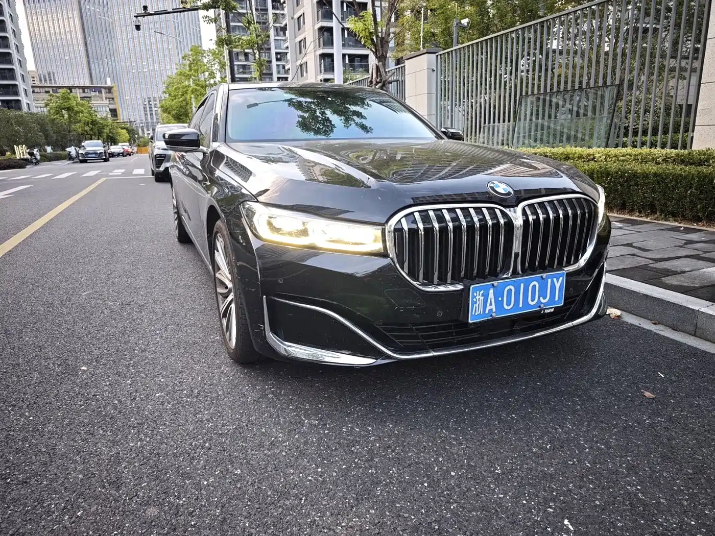 Фото 2 - BMW 7 Series