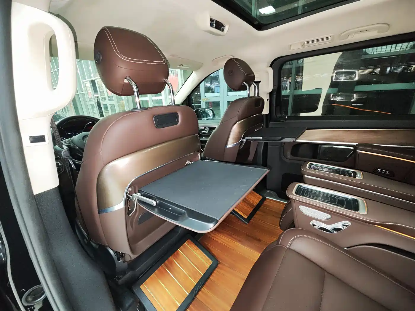 Mercedes-Benz V-Class 2022 V 260 L Long Wheelbase Luxury Edition фото 23