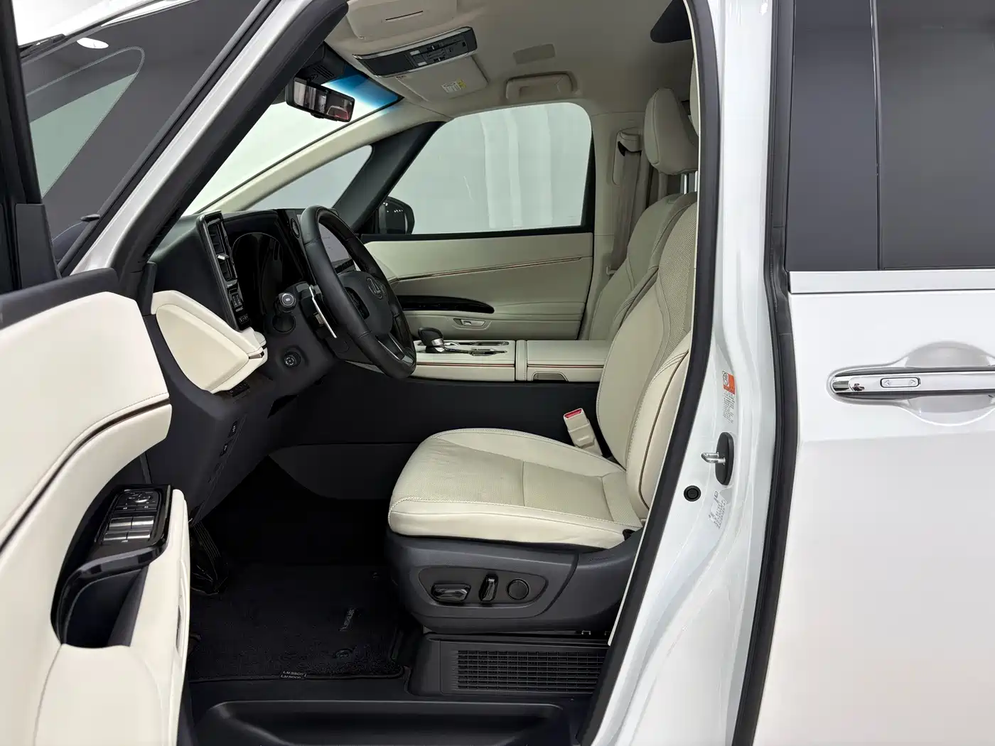 Lexus LM 2025 2023 500h 6-Seater Prestige Edition