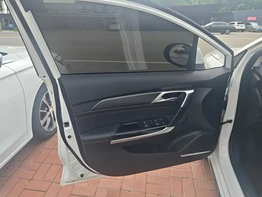 BAIC Beijing EU5 2025 2025 Hongtu Standard Edition