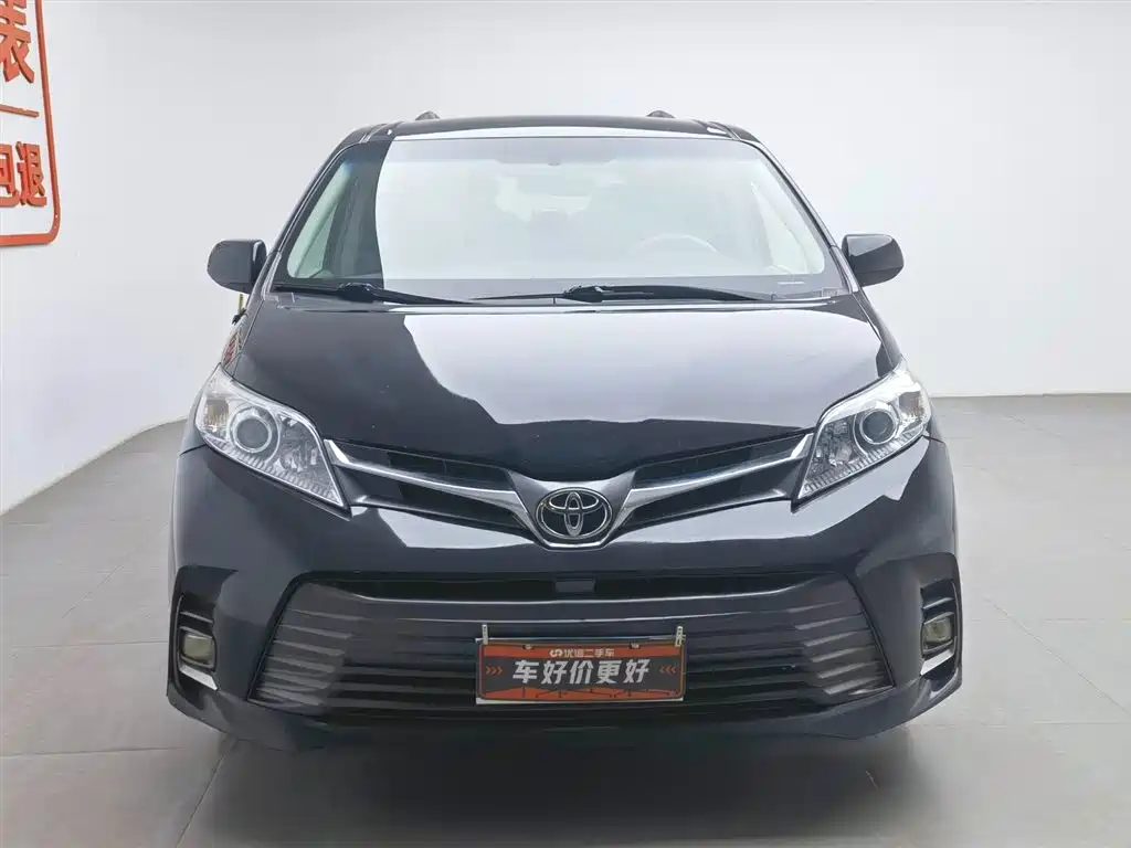 Toyota Sienna 2013 3.5L 4WD Automatic фото 2