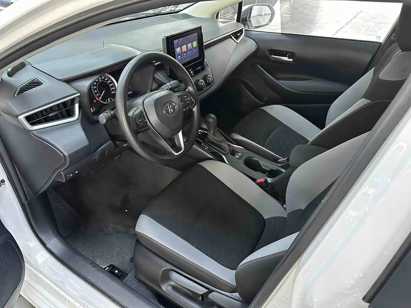Photo 11 - Toyota Corolla