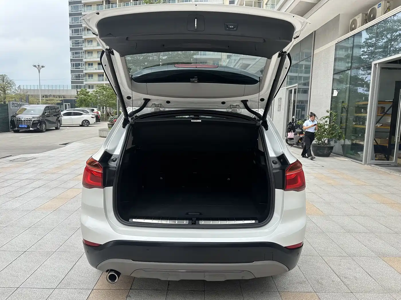 BMW X1 New Energy 2019 xDrive25Le Range Upgrade Edition фото 23
