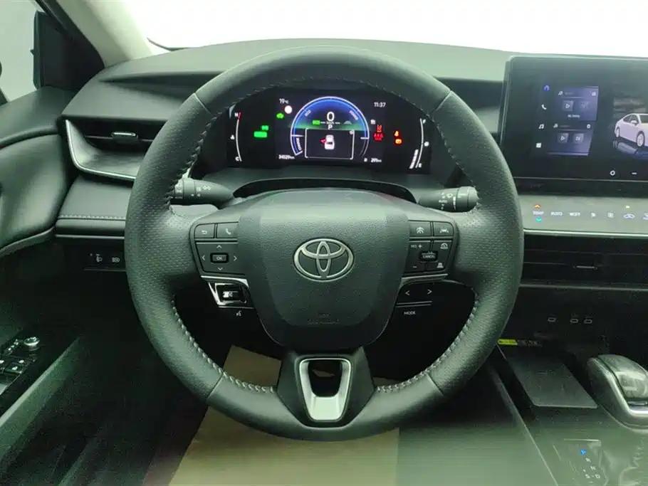 Toyota Camry 2024 Hybrid 2.0HGVP Luxury Edition фото 15