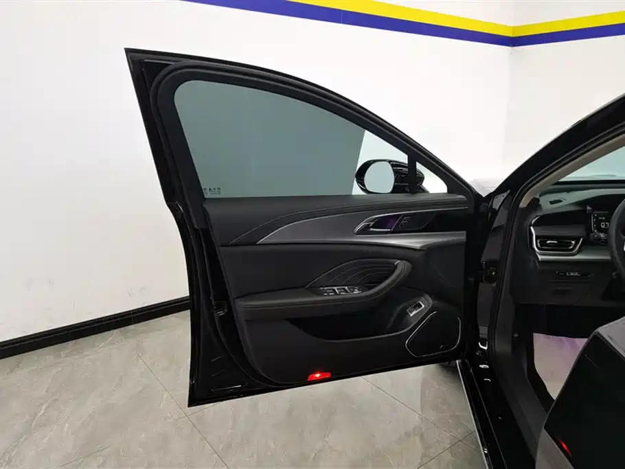 Hongqi H5 2023 1.5T DCT Smart Connect Flag Rhythm фото 7