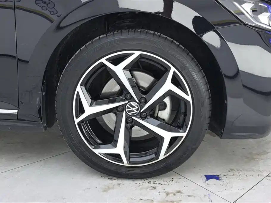 Volkswagen Passat 2023 Facelift 330TSI Starlight Elite Edition фото 6