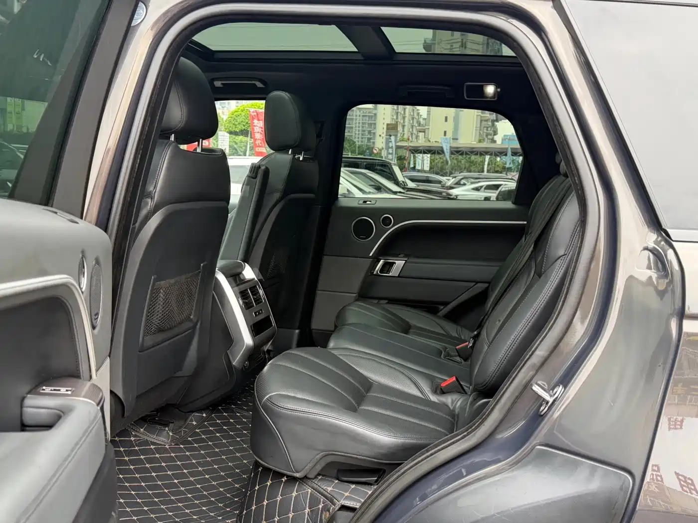 Land Rover Range Rover Sport 2015 3.0 SDV6 HSE фото 6