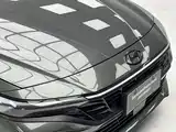 Photo 11 - Hyundai Elantra