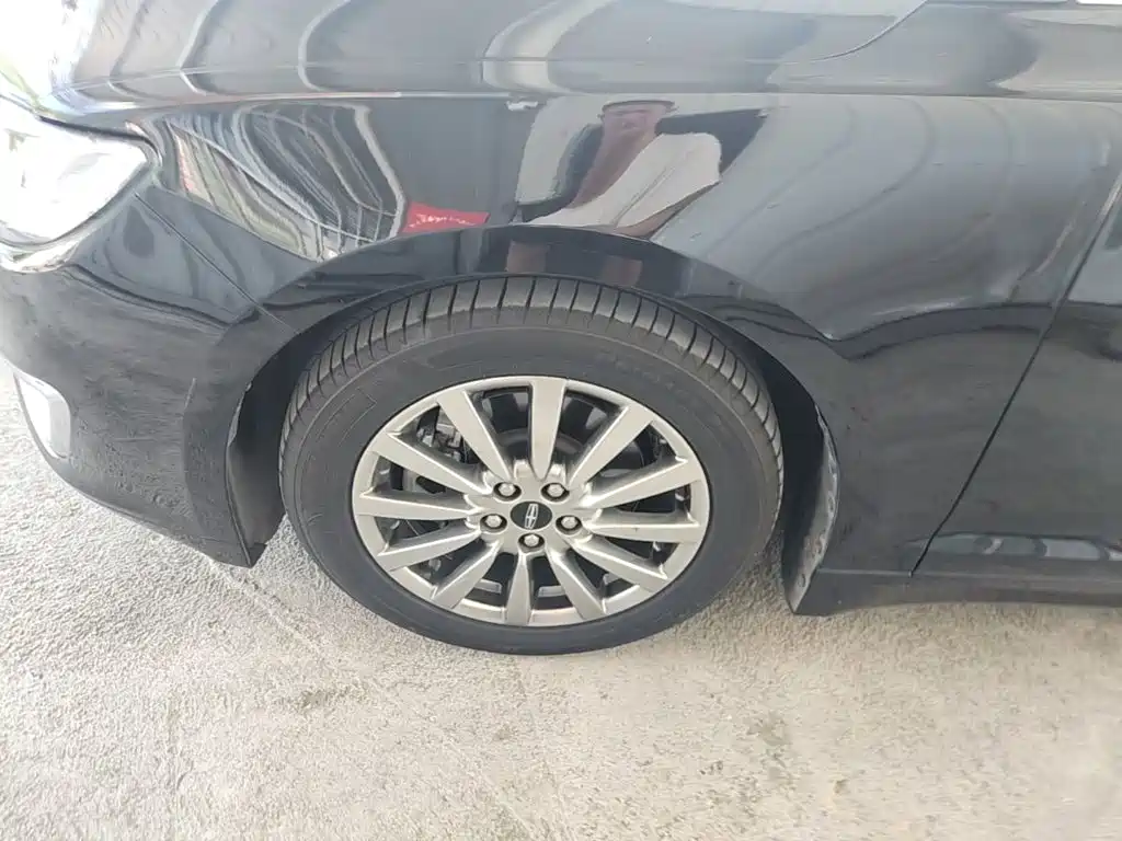 Photo 23 - Lincoln MKZ