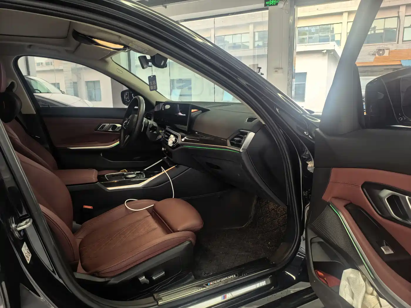 BMW 3 Series 2023 325Li M Sport Package фото 10