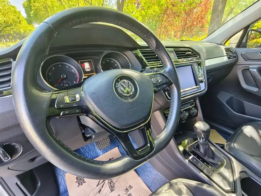 Volkswagen Tiguan L 2017 330TSI Automatic 2WD Luxury Edition фото 8