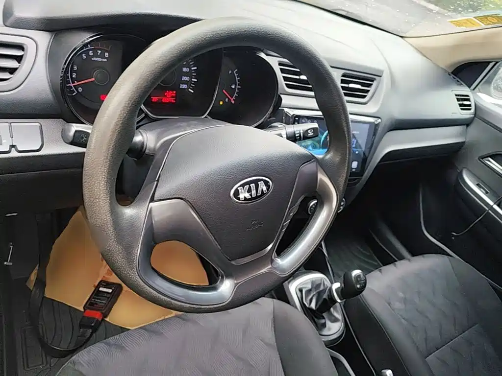 Kia K2 2017 2015 Sedan 1.4L MT GLS