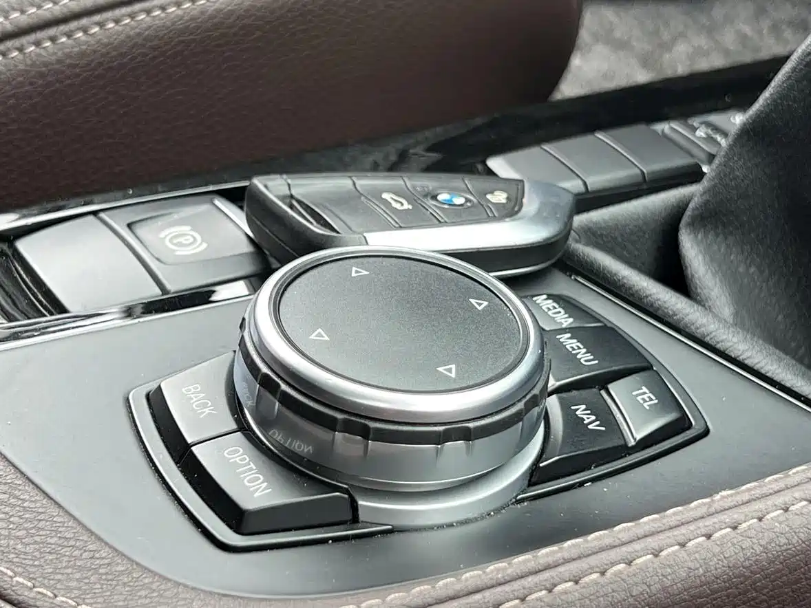 BMW X1 2018 sDrive18Li Premium Model фото 4