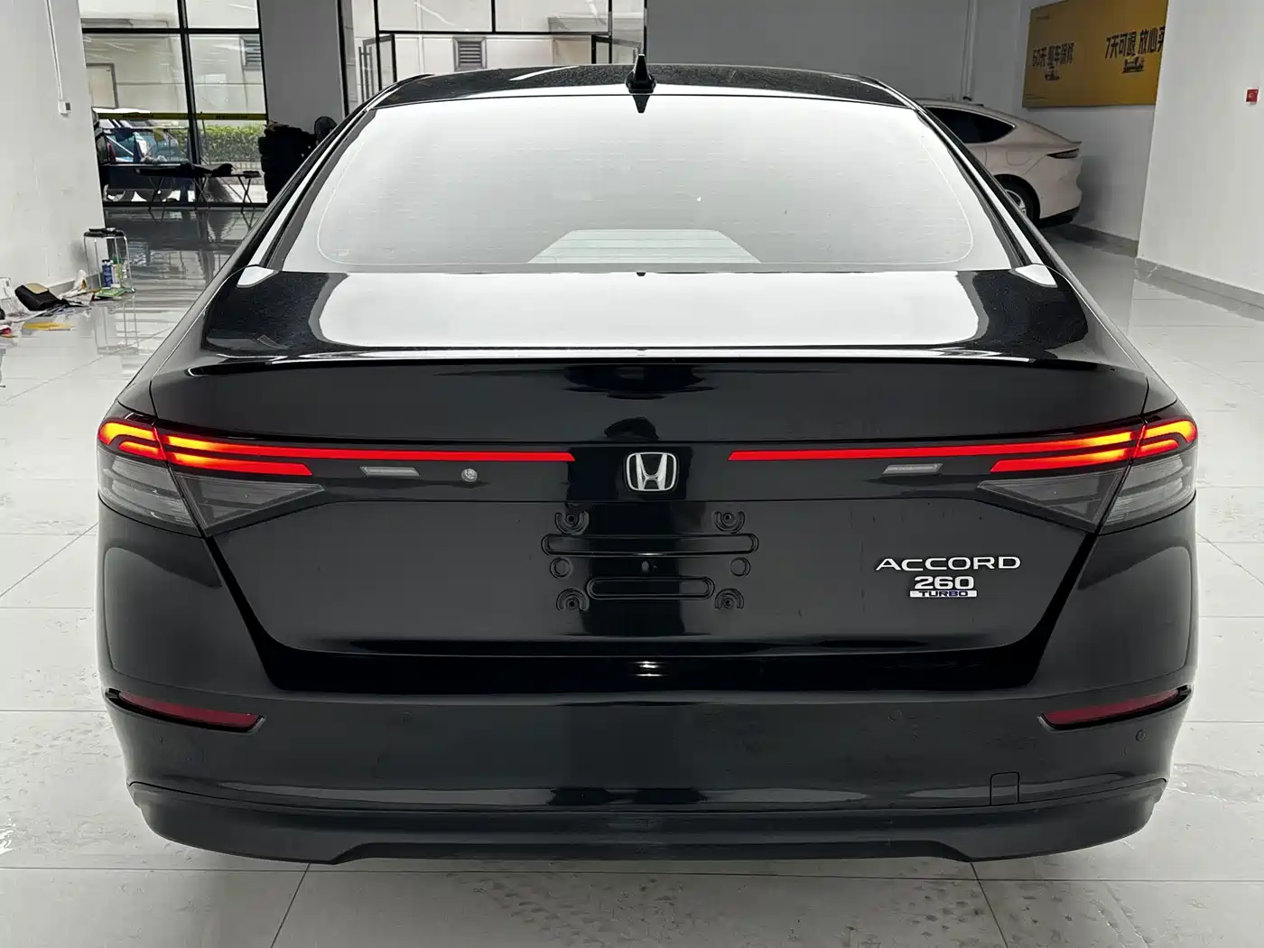 Фото 5 - Honda Accord