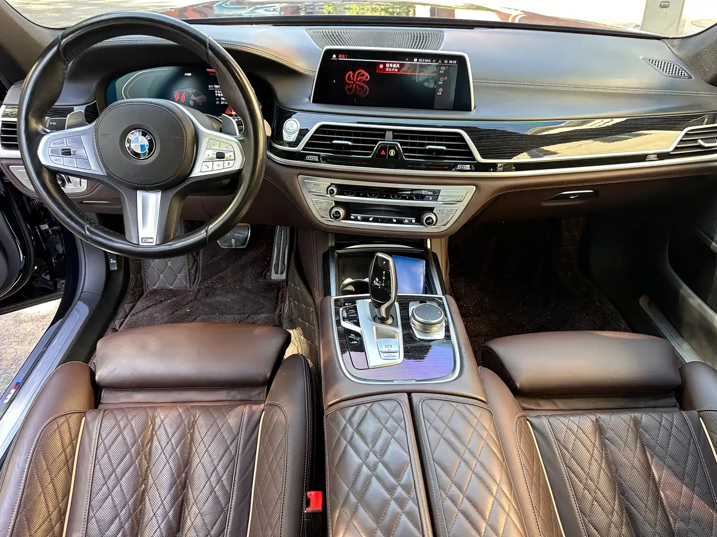 BMW 7 Series 2021 Model 740Li Leading M Sport Package фото 10
