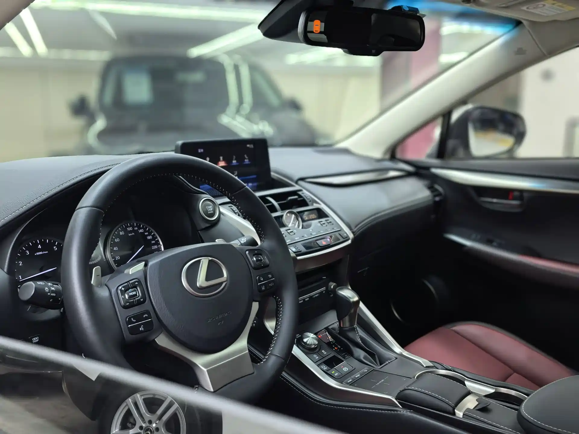 Фото 29 - Lexus NX
