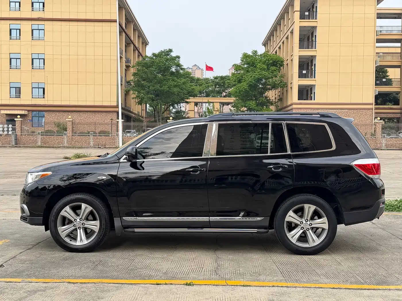 Toyota Highlander 2012 2.7L 2WD 7-Seater Luxury Edition фото 8
