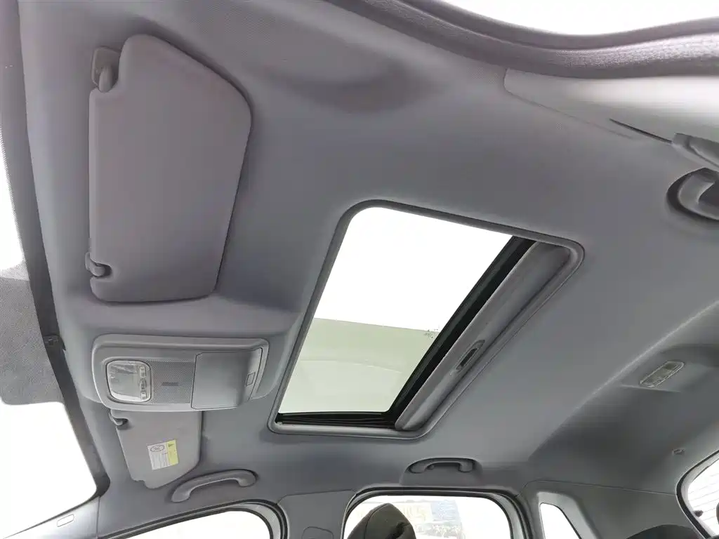 Peugeot 3008 2015 2.0L Automatic Classic Edition фото 14