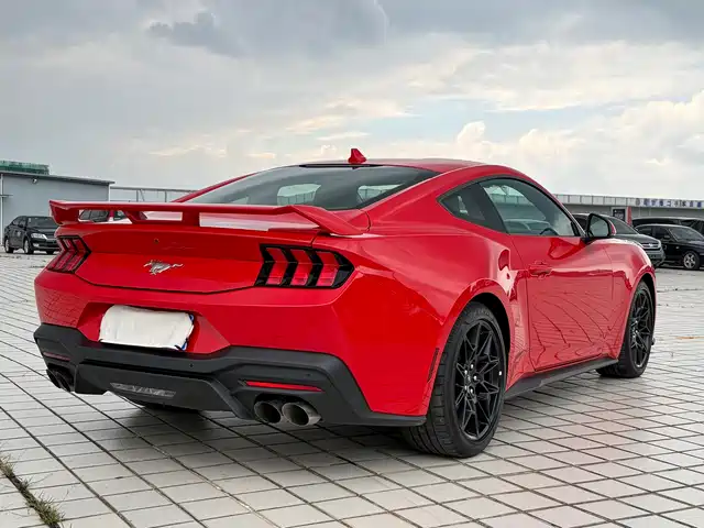 Ford Mustang 2024 2.3T EcoBoost Coupe Performance Edition — фото 5