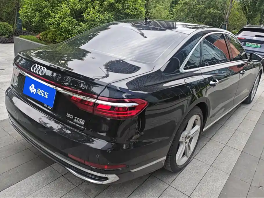 Audi A8 2023 A8L 50 TFSI quattro Exclusive фото 3