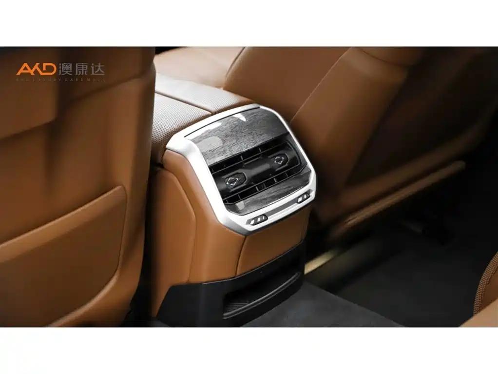 BMW 7 Series 2023 740Li Exclusive M Sport Package фото 9