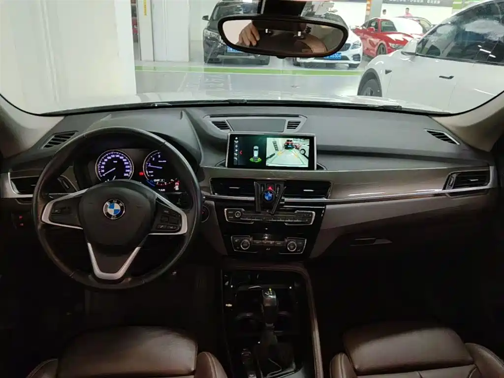 BMW X1 2019 xDrive20Li Premium Model фото 10