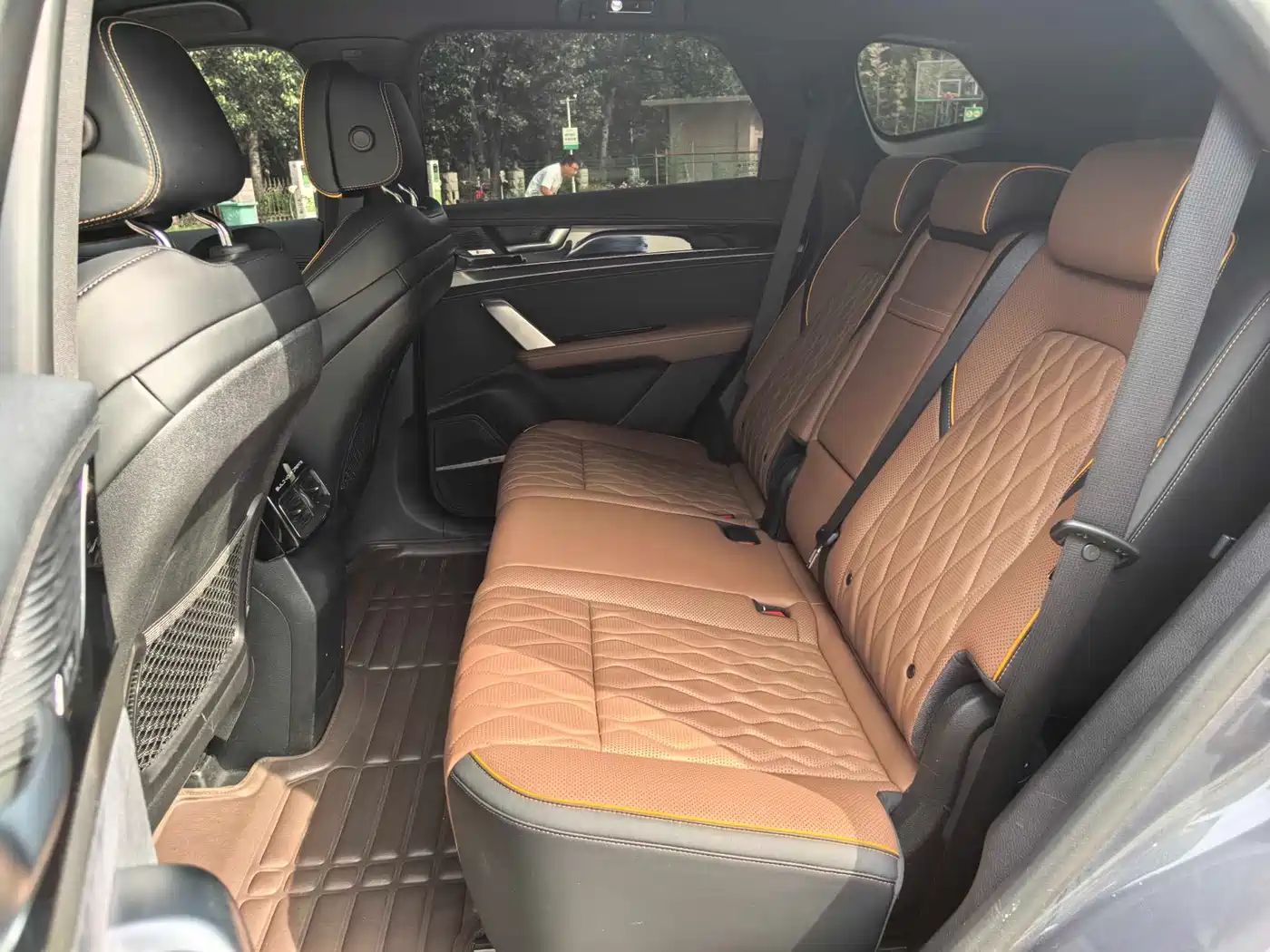 BYD Tang New Energy 2021 DM-i 112KM Honor фото 13