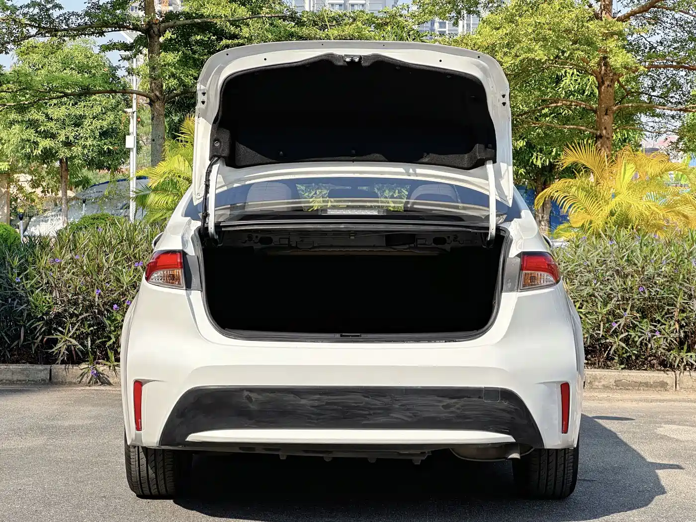 Toyota Levin 2022 Dual Engine 1.8H E-CVT Progressive Edition фото 24